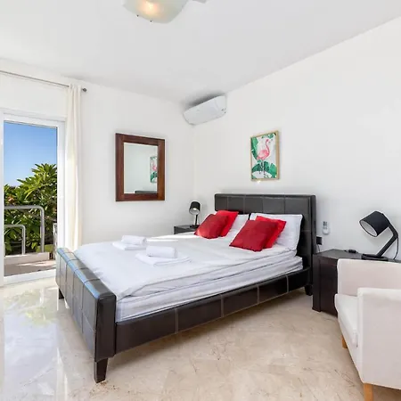 Majestic Katharina In Pueblo Villa *